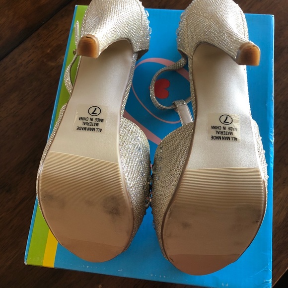 Gold Heels - Picture 7 of 8